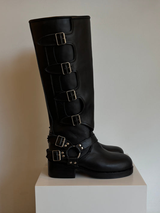 Leather boots in black