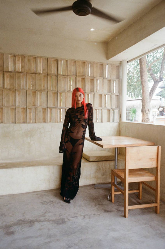 Naked lace dress in black