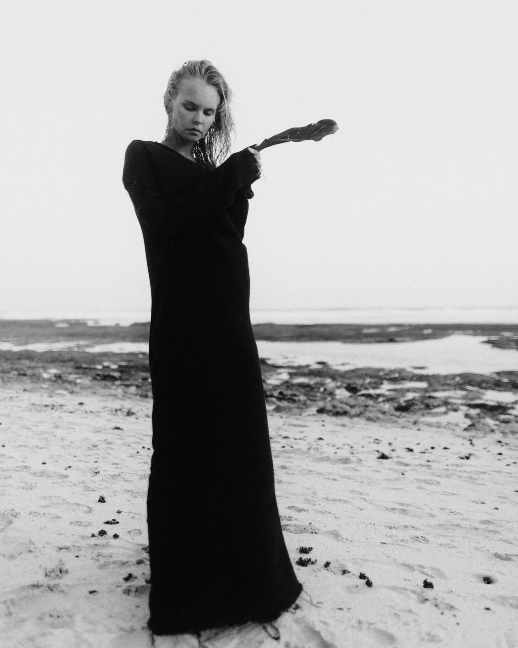 Long cotton dress in black