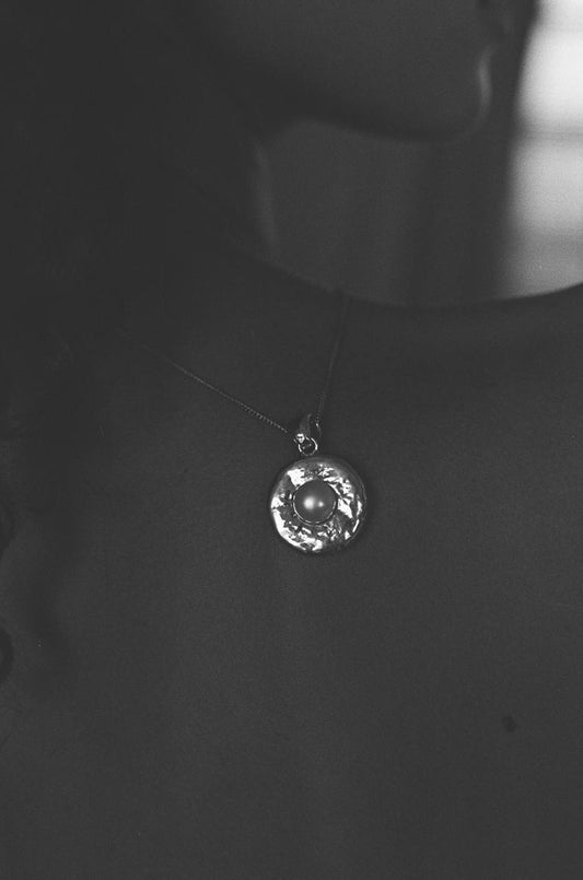 Silver pendant with pearl