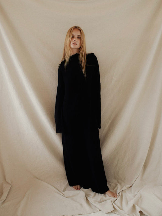 Long cotton dress in black