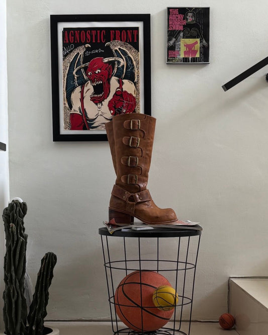 Leather boots in brown