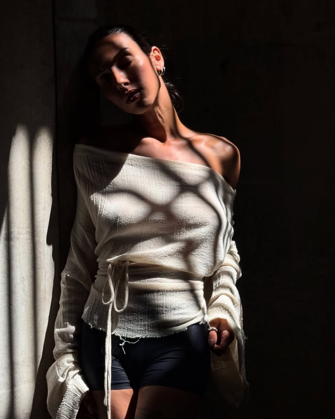 Cotton top with long sleeves in cream