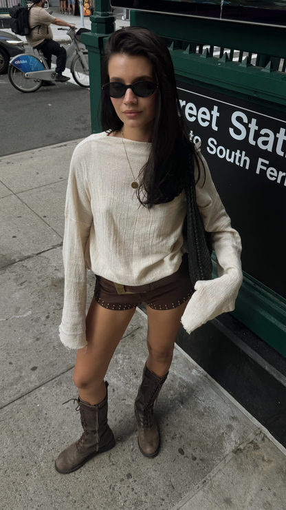 Cotton top with long sleeves in cream
