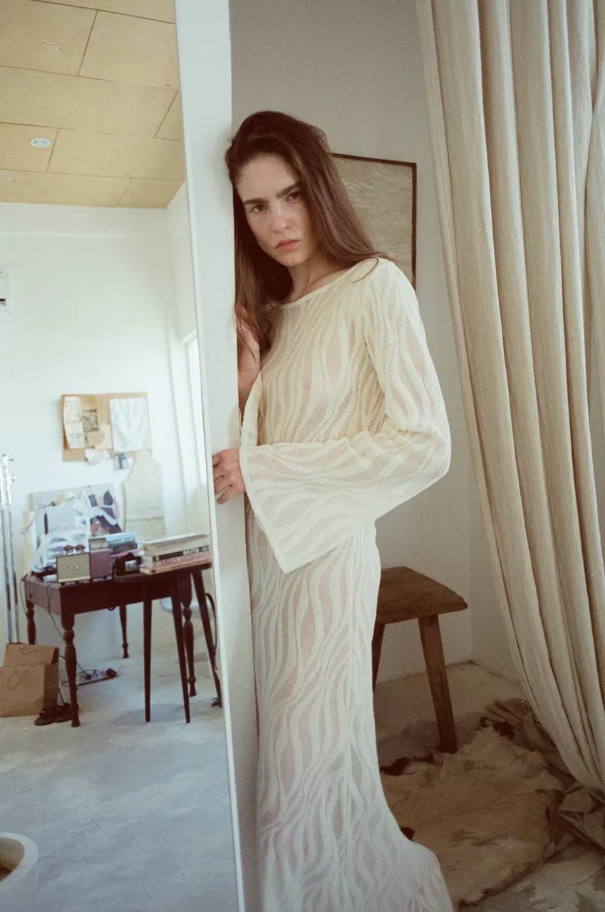 Naked lace dress in cream